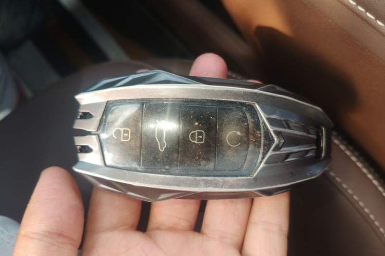 Used Chery Arrizo 8 2023 High-Performance Edition 2.0T DCT Powerfully Equipped Vehicle Key