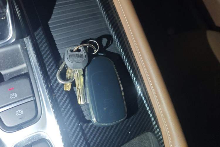Used Chery Arrizo 8 2023 High-Performance Edition 2.0T DCT Powerfully Equipped Vehicle Key