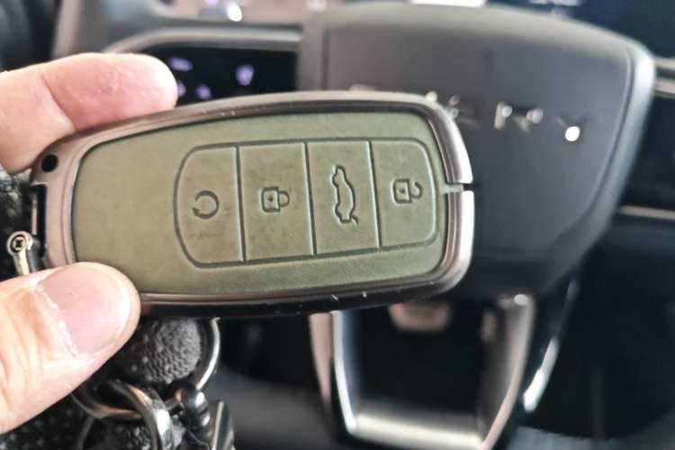 Used Chery Arrizo 8 2023 High-Performance Edition 2.0T DCT Powerfully Equipped Vehicle Key