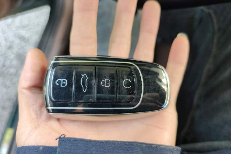 Used Chery Arrizo 8 2023 High-Performance Edition 2.0T DCT Powerfully Equipped Vehicle Key