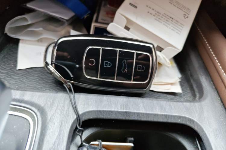 Used Chery Arrizo 8 2023 High-Performance Edition 2.0T DCT Powerfully Equipped Vehicle Key