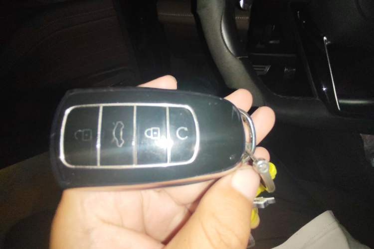 Used Chery Arrizo 8 2023 High-Performance Edition 2.0T DCT Powerfully Equipped Vehicle Key