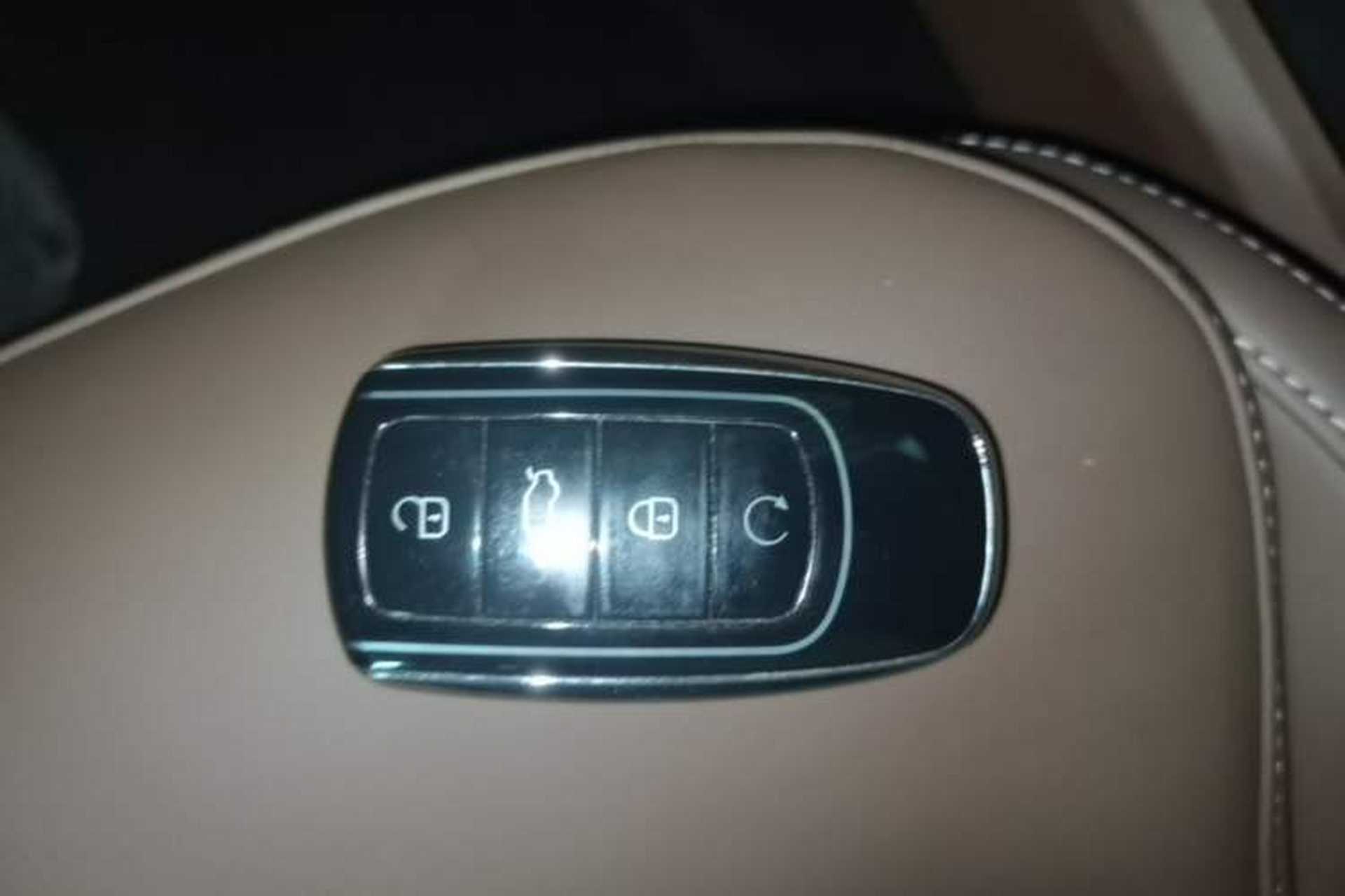 Used Chery Arrizo 8 2023 High-Performance Edition 2.0T DCT Powerfully Equipped Vehicle Key