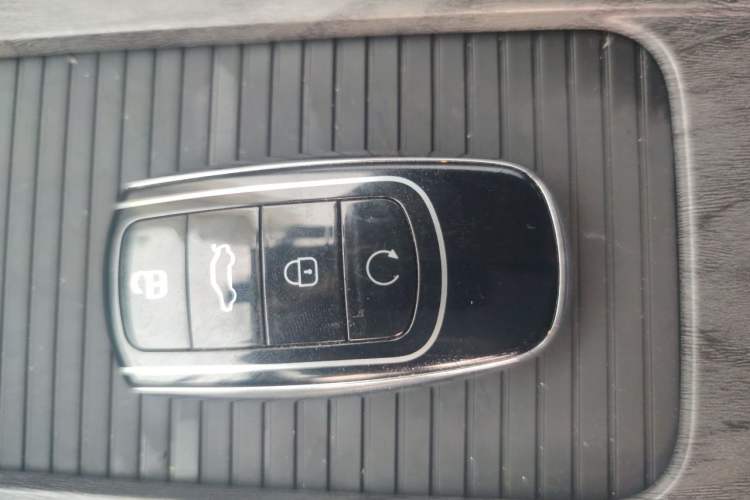 Used Chery Arrizo 8 2023 High-Performance Edition 2.0T DCT Powerfully Equipped Vehicle Key