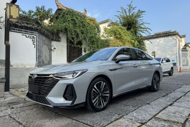 Ojetý Chery Arrizo 8 2023 High-Performance Edition 2.0T DCT Powerfully Equipped