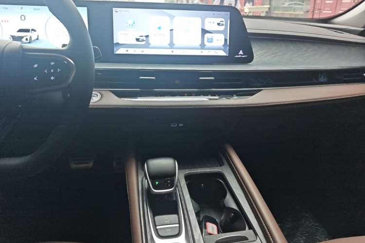 Used Chery Arrizo 8 2023 High-Performance Edition 2.0T DCT Powerfully Equipped Audio And AC Panel