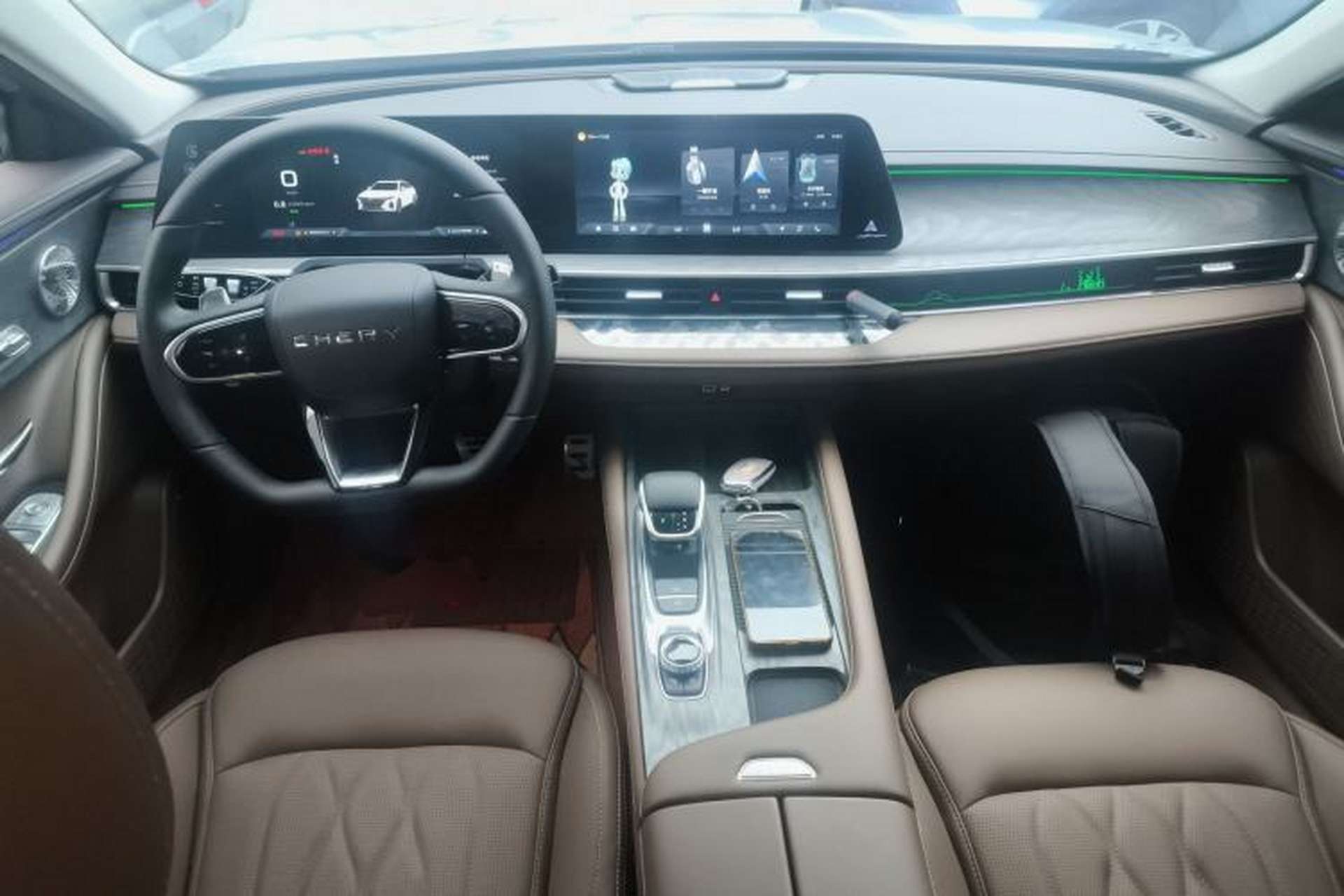 Used Chery Arrizo 8 2023 High-Performance Edition 2.0T DCT Powerfully Equipped Center Console