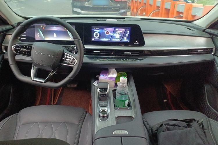 Used Chery Arrizo 8 2023 1.6T DCT Elite Center Console