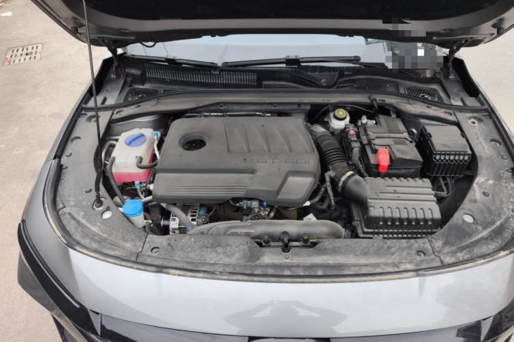 Used Chery Arrizo 8 2023 High-Performance Edition 2.0T DCT Powerfully Equipped Engine Bay