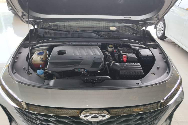 Used Chery Arrizo 8 2023 High-Performance Edition 2.0T DCT Powerfully Equipped Engine Bay