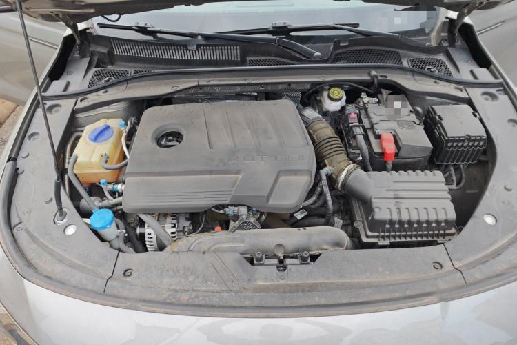 Used Chery Arrizo 8 2023 High-Performance Edition 2.0T DCT Powerfully Equipped Engine Bay