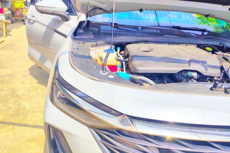 Used Chery Arrizo 8 2023 High-Performance Edition 2.0T DCT Powerfully Equipped Engine Bay Right