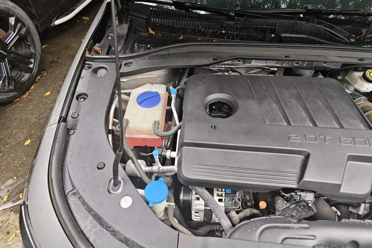 Used Chery Arrizo 8 2023 High-Performance Edition 2.0T DCT Powerfully Equipped Engine Bay Right