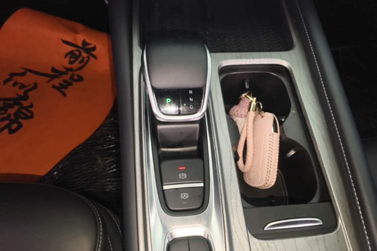 Used Chery Arrizo 8 2023 High-Performance Edition 2.0T DCT Powerfully Equipped Gear Lever