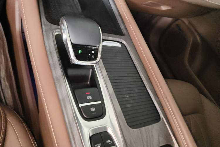 Used Chery Arrizo 8 2023 High-Performance Edition 2.0T DCT Powerfully Equipped Gear Lever