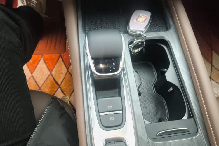 Used Chery Arrizo 8 2023 High-Performance Edition 2.0T DCT Powerfully Equipped Gear Lever