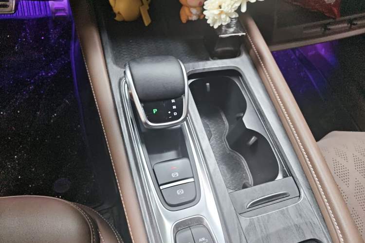 Used Chery Arrizo 8 2023 High-Performance Edition 2.0T DCT Powerfully Equipped Gear Lever