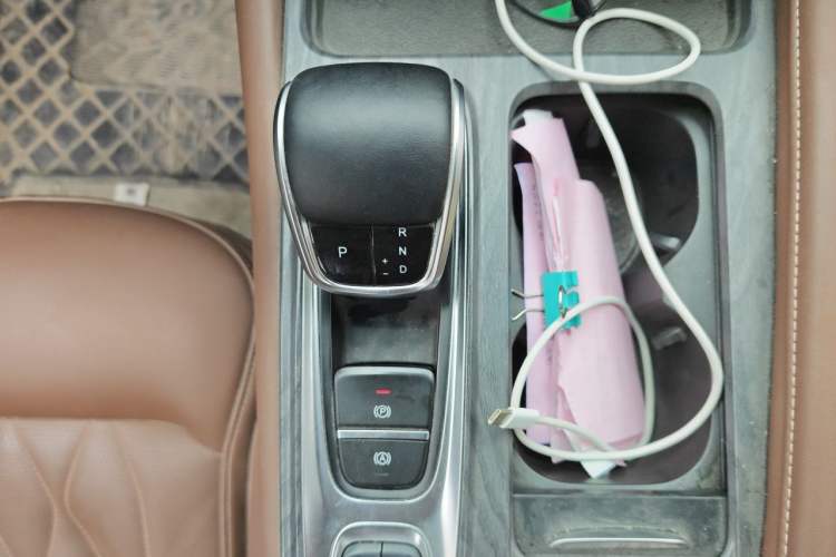 Used Chery Arrizo 8 2023 High-Performance Edition 2.0T DCT Powerfully Equipped Gear Lever