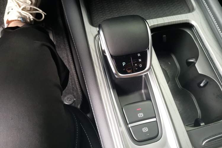 Used Chery Arrizo 8 2023 High-Performance Edition 2.0T DCT Powerfully Equipped Gear Lever