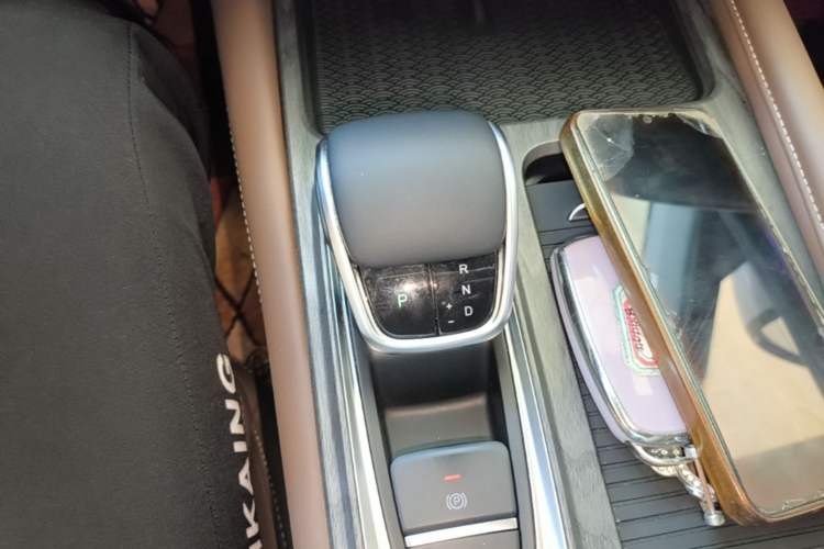 Used Chery Arrizo 8 2023 High-Performance Edition 2.0T DCT Powerfully Equipped Gear Lever