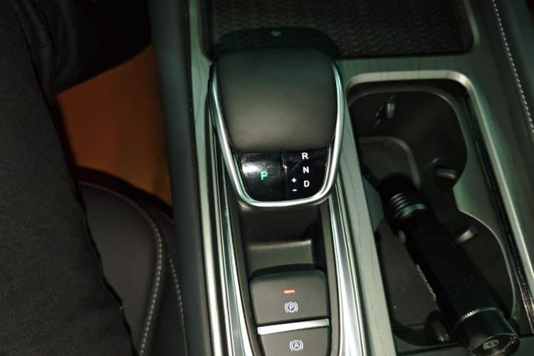 Used Chery Arrizo 8 2023 High-Performance Edition 2.0T DCT Powerfully Equipped Gear Lever
