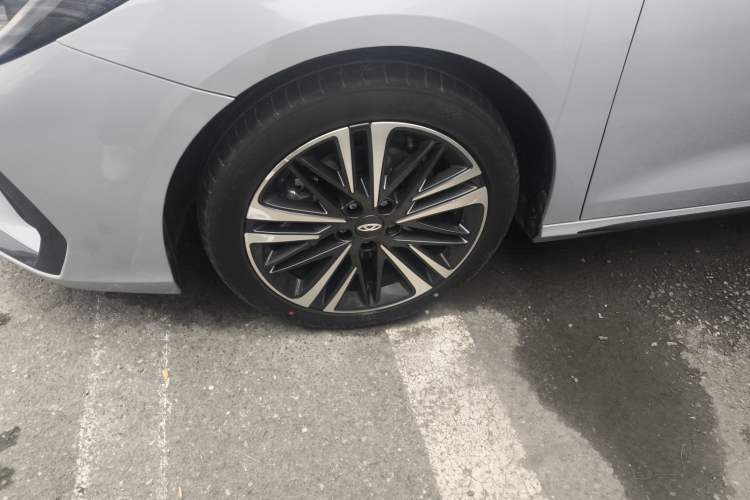 Used Chery Arrizo 8 2023 High-Performance Edition 2.0T DCT Powerfully Equipped Left Front Wheel Hub