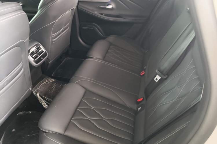 Used Chery Arrizo 8 2023 High-Performance Edition 2.0T DCT Powerfully Equipped Left Rear Seat