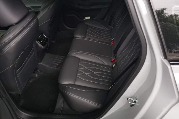 Used Chery Arrizo 8 2023 High-Performance Edition 2.0T DCT Powerfully Equipped Left Rear Seat