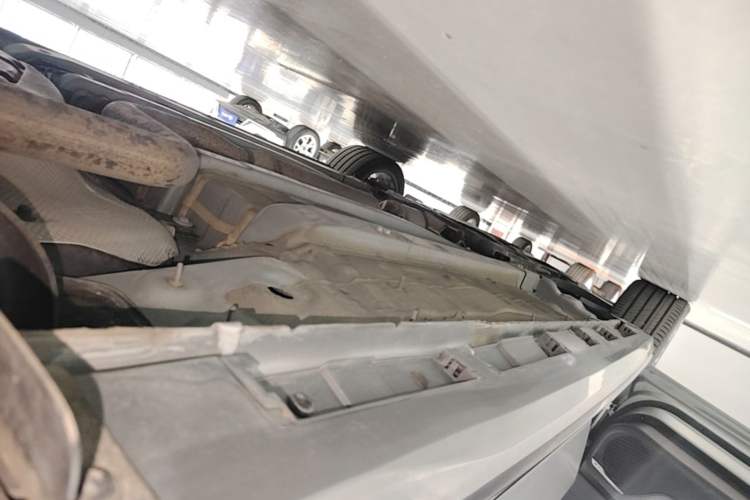 Used Chery Arrizo 8 2023 High-Performance Edition 2.0T DCT Powerfully Equipped Left Side Sill