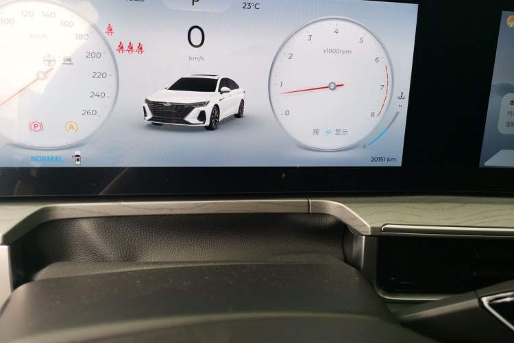 Used Chery Arrizo 8 2023 High-Performance Edition 2.0T DCT Powerfully Equipped Odometer Close Up
