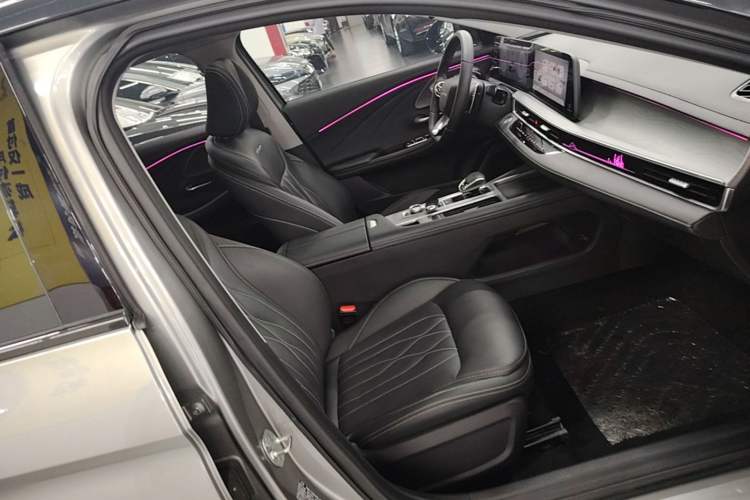 Used Chery Arrizo 8 2023 High-Performance Edition 2.0T DCT Powerfully Equipped Right Front Seat