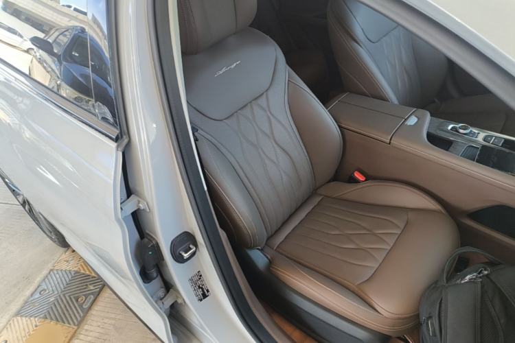 Used Chery Arrizo 8 2023 High-Performance Edition 2.0T DCT Powerfully Equipped Right Front Seat