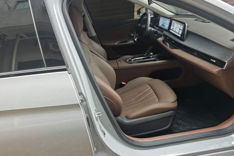 Used Chery Arrizo 8 2023 High-Performance Edition 2.0T DCT Powerfully Equipped Right Front Seat