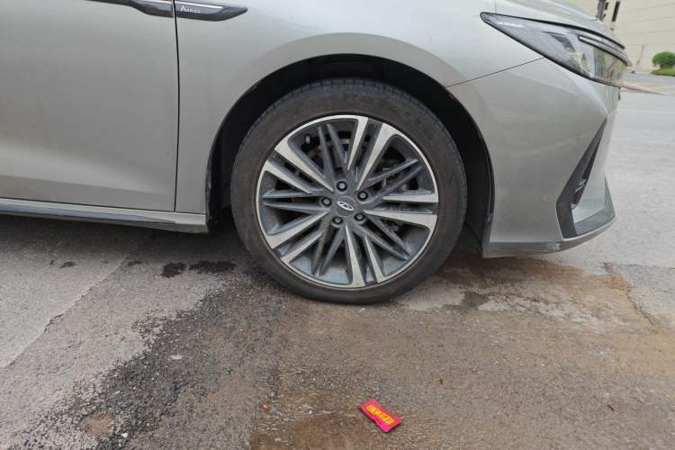 Used Chery Arrizo 8 2023 High-Performance Edition 2.0T DCT Powerfully Equipped Right Front Wheel Hub