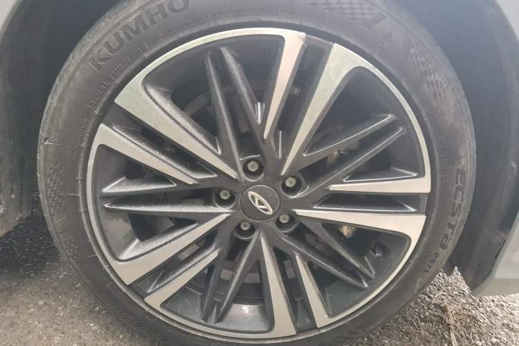 Used Chery Arrizo 8 2023 High-Performance Edition 2.0T DCT Powerfully Equipped Right Front Wheel Hub