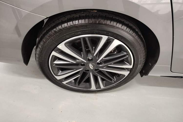 Used Chery Arrizo 8 2023 High-Performance Edition 2.0T DCT Powerfully Equipped Right Rear Wheel Hub