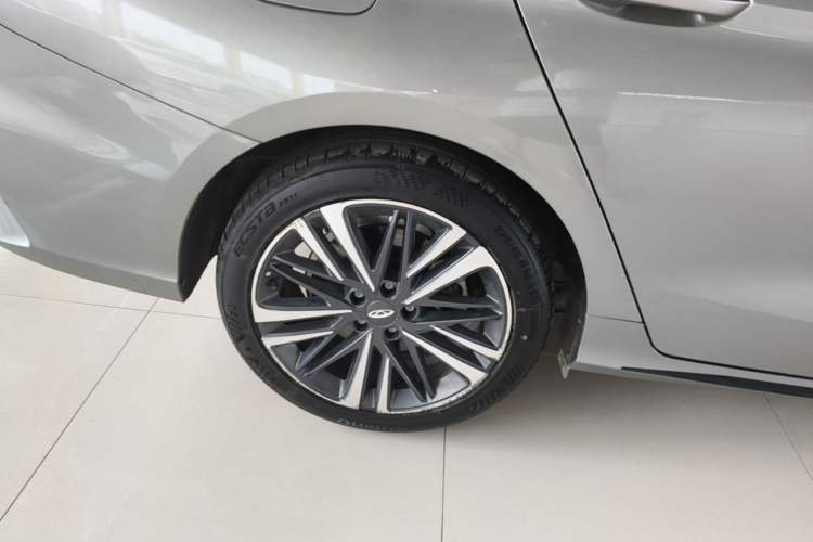 Used Chery Arrizo 8 2023 High-Performance Edition 2.0T DCT Powerfully Equipped Right Rear Wheel Hub