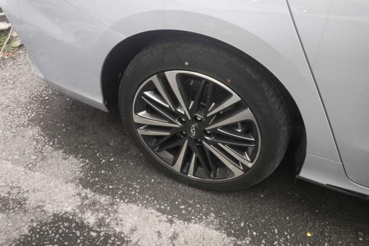 Used Chery Arrizo 8 2023 High-Performance Edition 2.0T DCT Powerfully Equipped Right Rear Wheel Hub