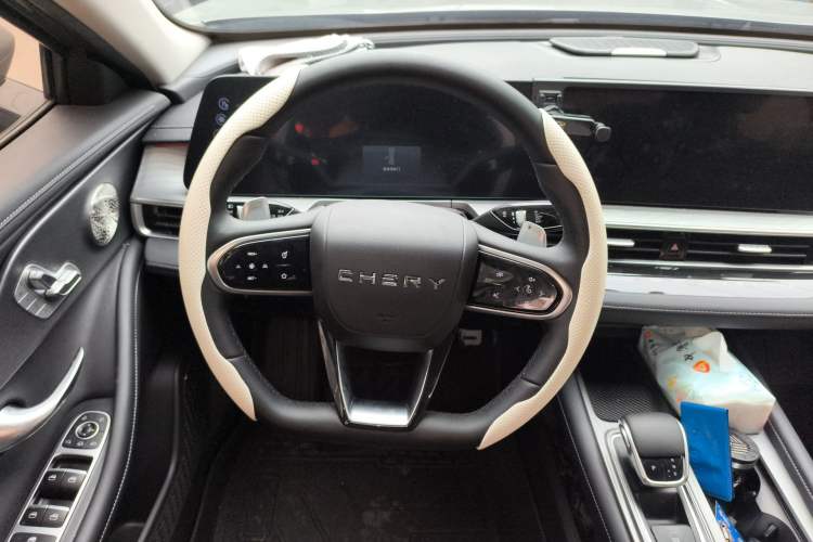 Used Chery Arrizo 8 2023 High-Performance Edition 2.0T DCT Powerfully Equipped Steering Wheel
