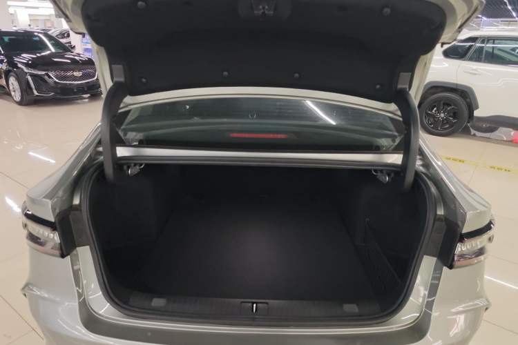 Used Chery Arrizo 8 2023 High-Performance Edition 2.0T DCT Powerfully Equipped Trunk