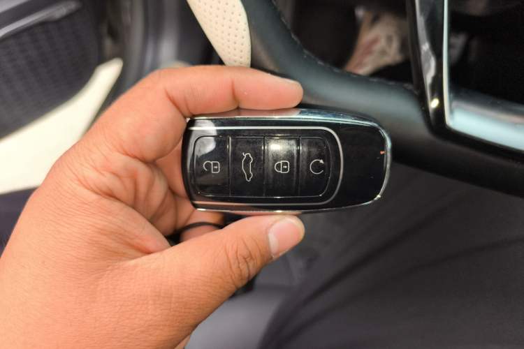 Used Chery Arrizo 8 2023 High-Performance Edition 2.0T DCT Powerfully Equipped Vehicle Key