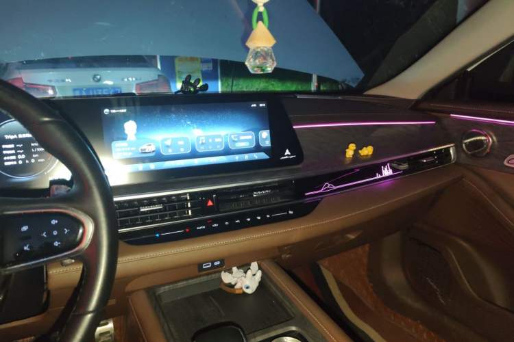 Used Chery Arrizo 8 2023 High-Performance Edition 2.0T DCT Powerfully Equipped Audio And AC Panel