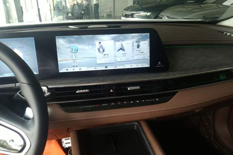 Used Chery Arrizo 8 2023 High-Performance Edition 2.0T DCT Powerfully Equipped Audio And AC Panel