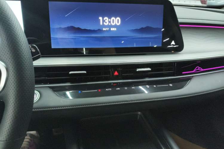 Used Chery Arrizo 8 2023 High-Performance Edition 2.0T DCT Powerfully Equipped Audio And AC Panel