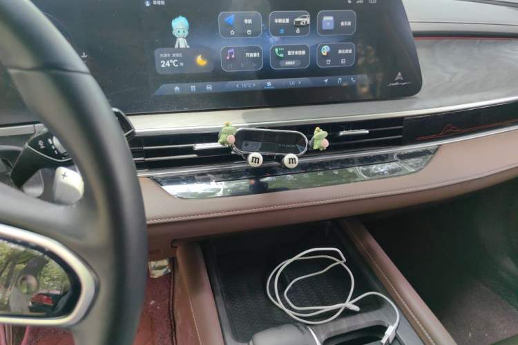 Used Chery Arrizo 8 2023 High-Performance Edition 2.0T DCT Powerfully Equipped Audio And AC Panel