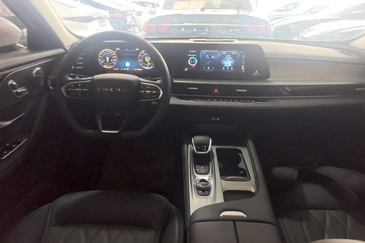 Used Chery Arrizo 8 2023 1.6T DCT Elite Center Console