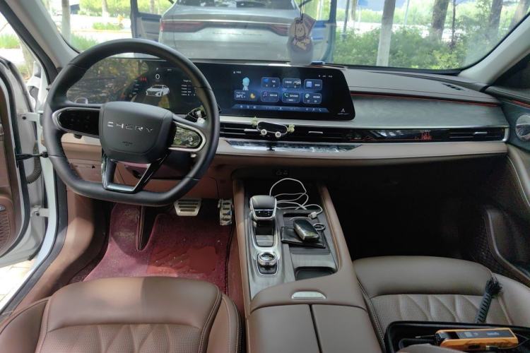 Used Chery Arrizo 8 2023 High-Performance Edition 2.0T DCT Powerfully Equipped Center Console