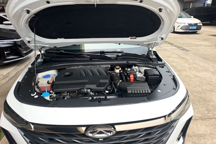 Used Chery Arrizo 8 2023 High-Performance Edition 2.0T DCT Powerfully Equipped Engine Bay