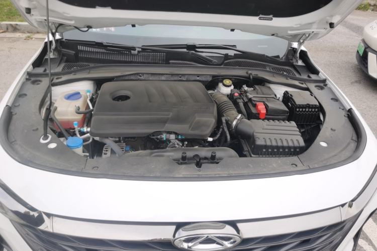 Used Chery Arrizo 8 2023 High-Performance Edition 2.0T DCT Powerfully Equipped Engine Bay
