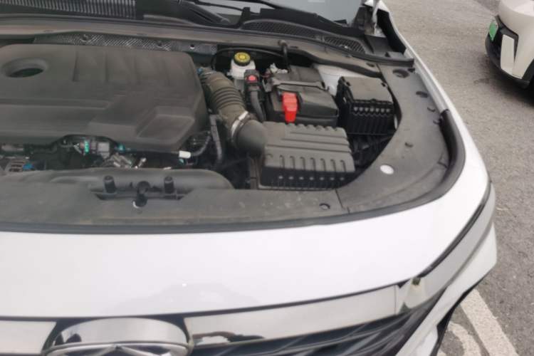 Used Chery Arrizo 8 2023 High-Performance Edition 2.0T DCT Powerfully Equipped Engine Bay Left
